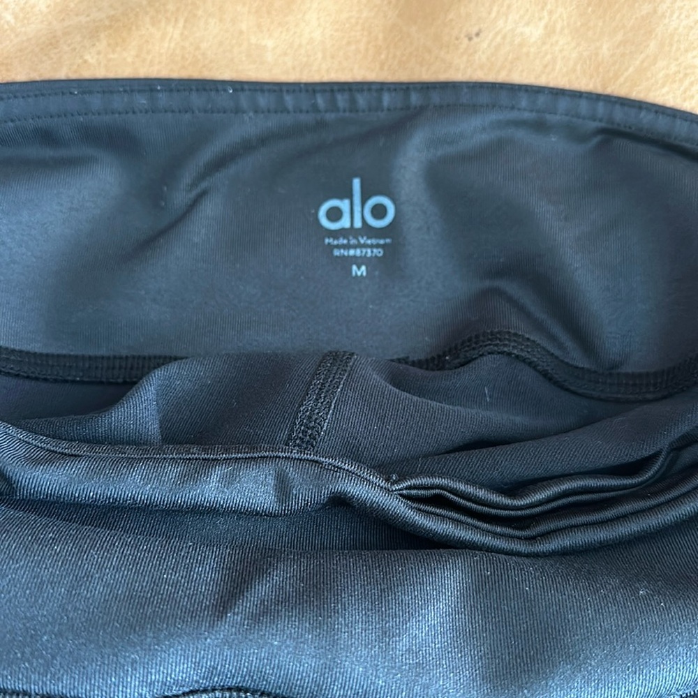 Alo leggings NWOT. 7/8 length